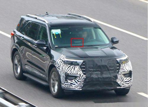 国产探险者路试谍照视频,全新SUV造型亮相，性能与颜值并重
